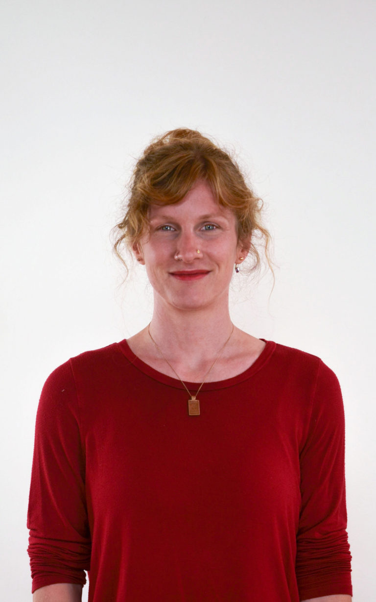 Chantale Gervais, professeure de yoga à Zéro Gravité, studio de yoga à Montréal, Papineau Montréal, Le plateau, cours de yoga en ligne sur Studio ZG